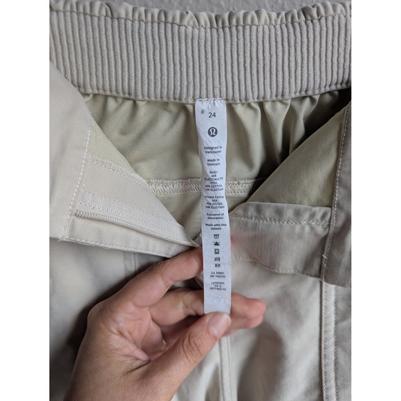 Lululemon Utilitech Light cargo pants size 24 high rise barrel Ivory - Picture 6 of 6